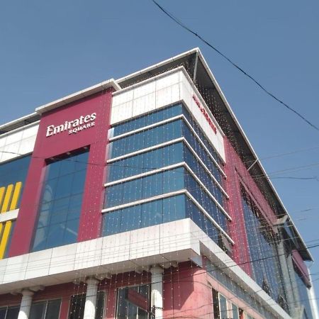 Hotel Emirates Residency à Pudunagaram Extérieur photo
