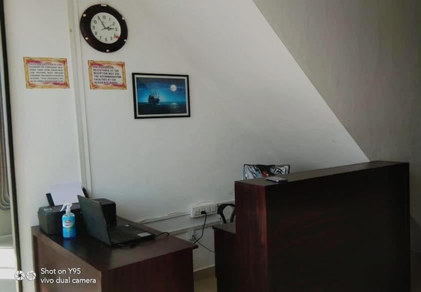 Hotel Emirates Residency à Pudunagaram Extérieur photo